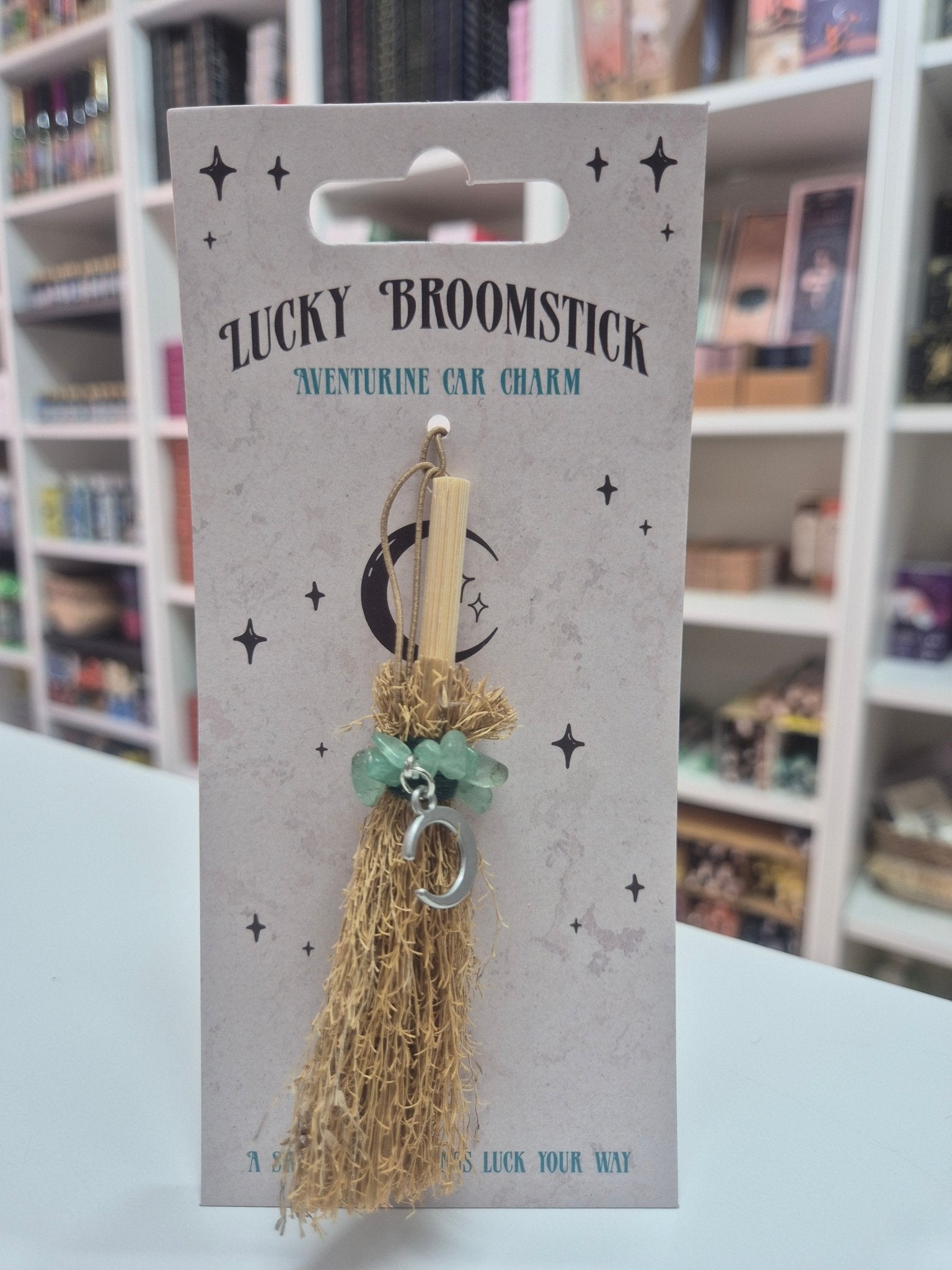 Mini escobitas esotéricas con cristales - Amuletos para el coche Tienda esotérica Málaga - La Tienda de Tata Magic: tienda Esotérica en Málaga